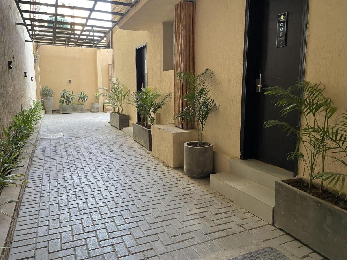 Hamsun Shahrah-E-Faisal Hotel Karachi Bagian luar foto