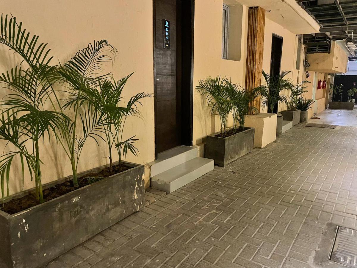 Hamsun Shahrah-E-Faisal Hotel Karachi Bagian luar foto