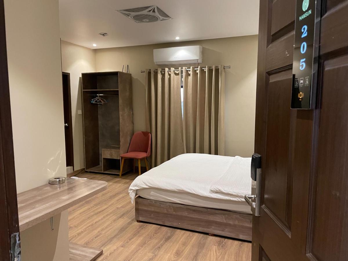 Hamsun Shahrah-E-Faisal Hotel Karachi Bagian luar foto