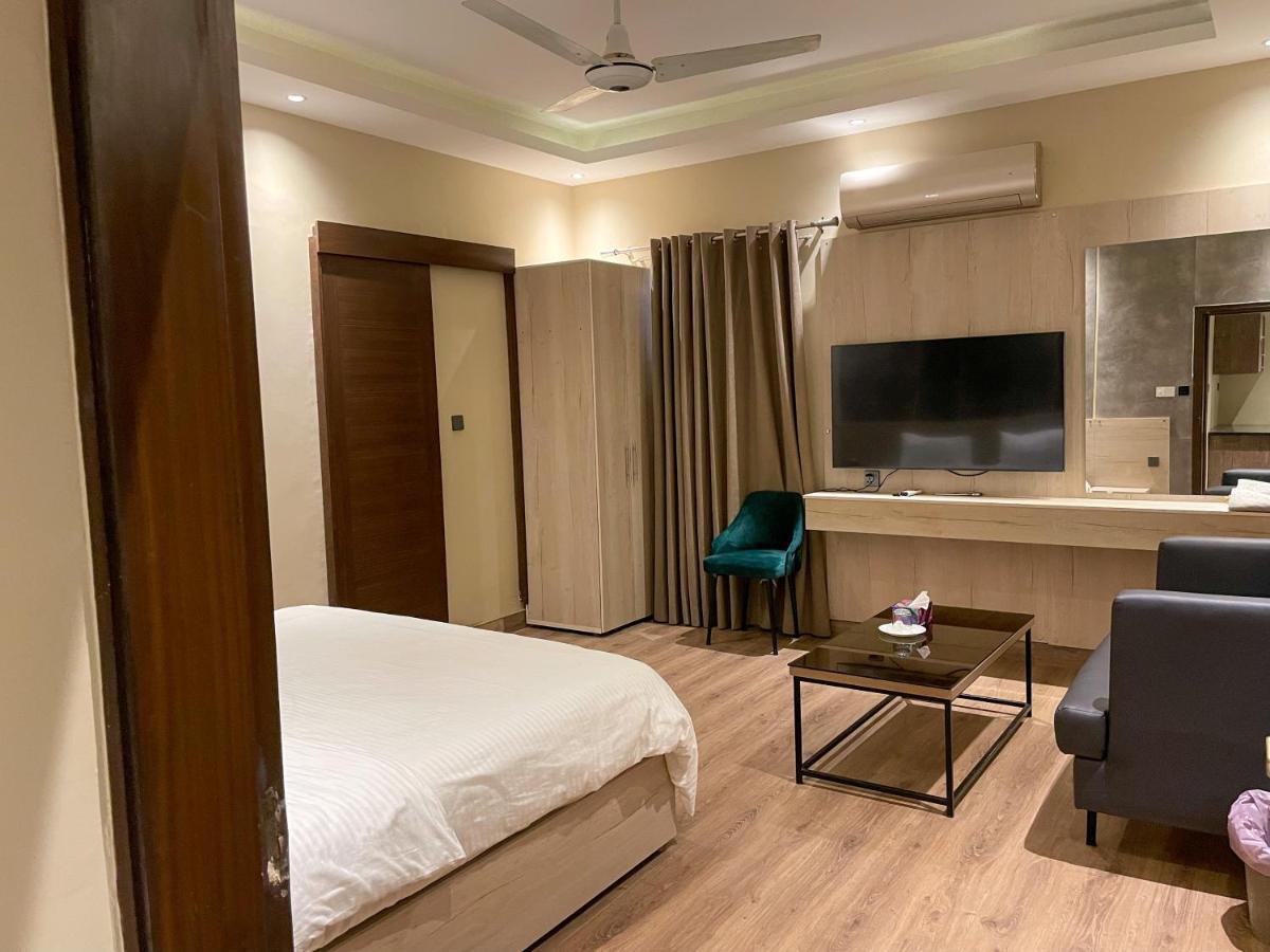 Hamsun Shahrah-E-Faisal Hotel Karachi Bagian luar foto