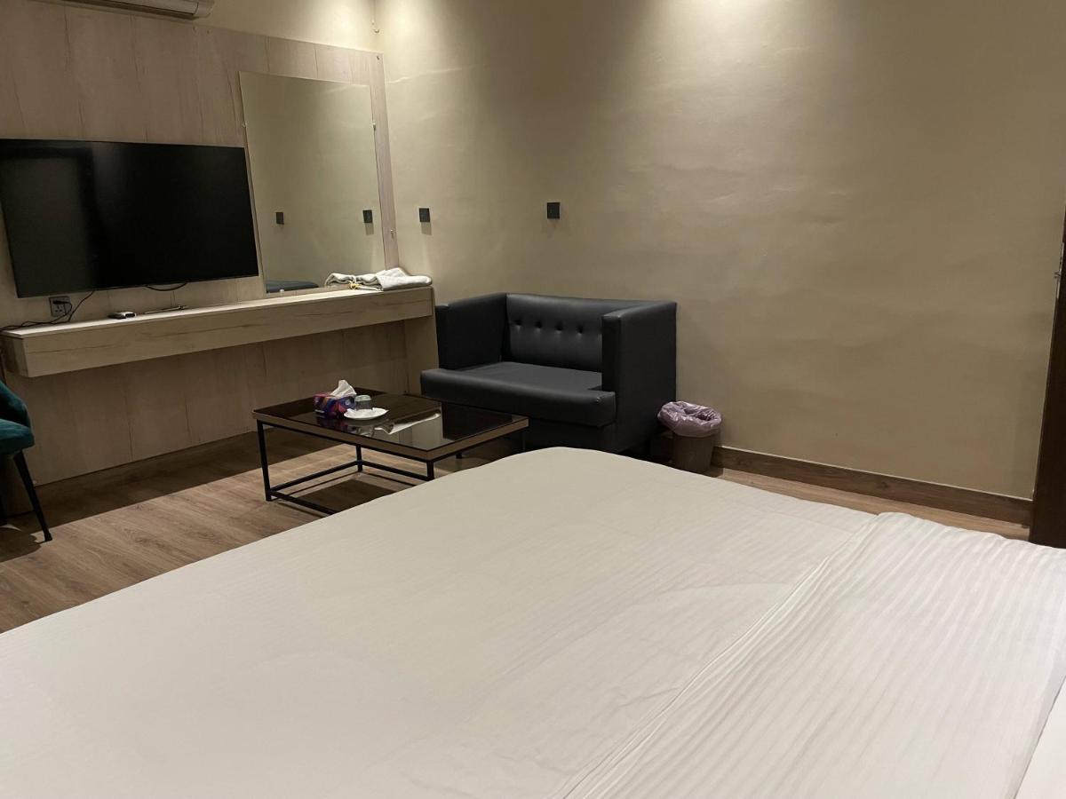 Hamsun Shahrah-E-Faisal Hotel Karachi Bagian luar foto