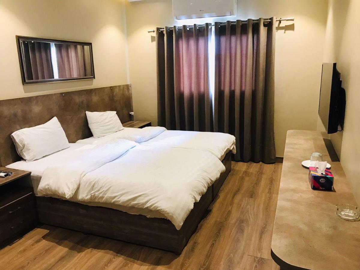 Hamsun Shahrah-E-Faisal Hotel Karachi Bagian luar foto