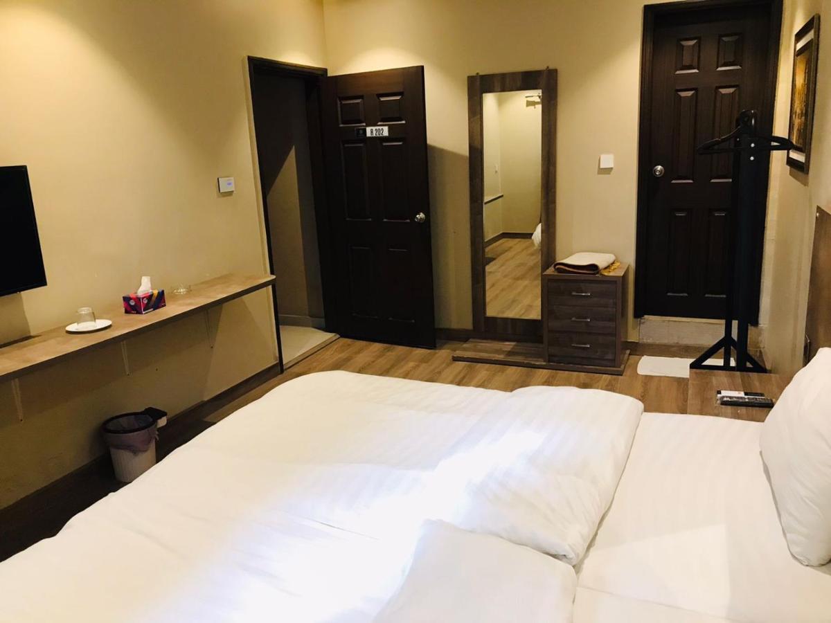 Hamsun Shahrah-E-Faisal Hotel Karachi Bagian luar foto