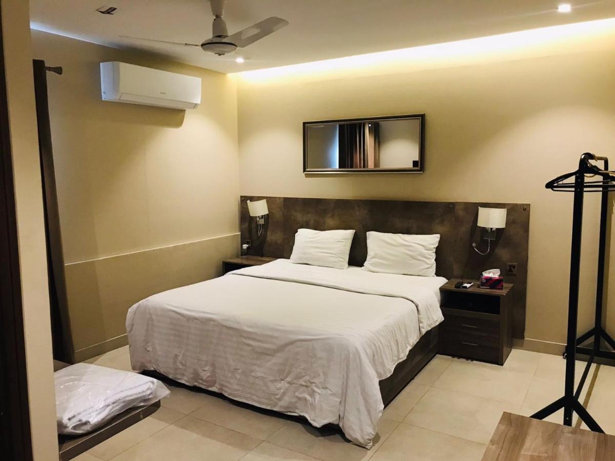 Hamsun Shahrah-E-Faisal Hotel Karachi Bagian luar foto