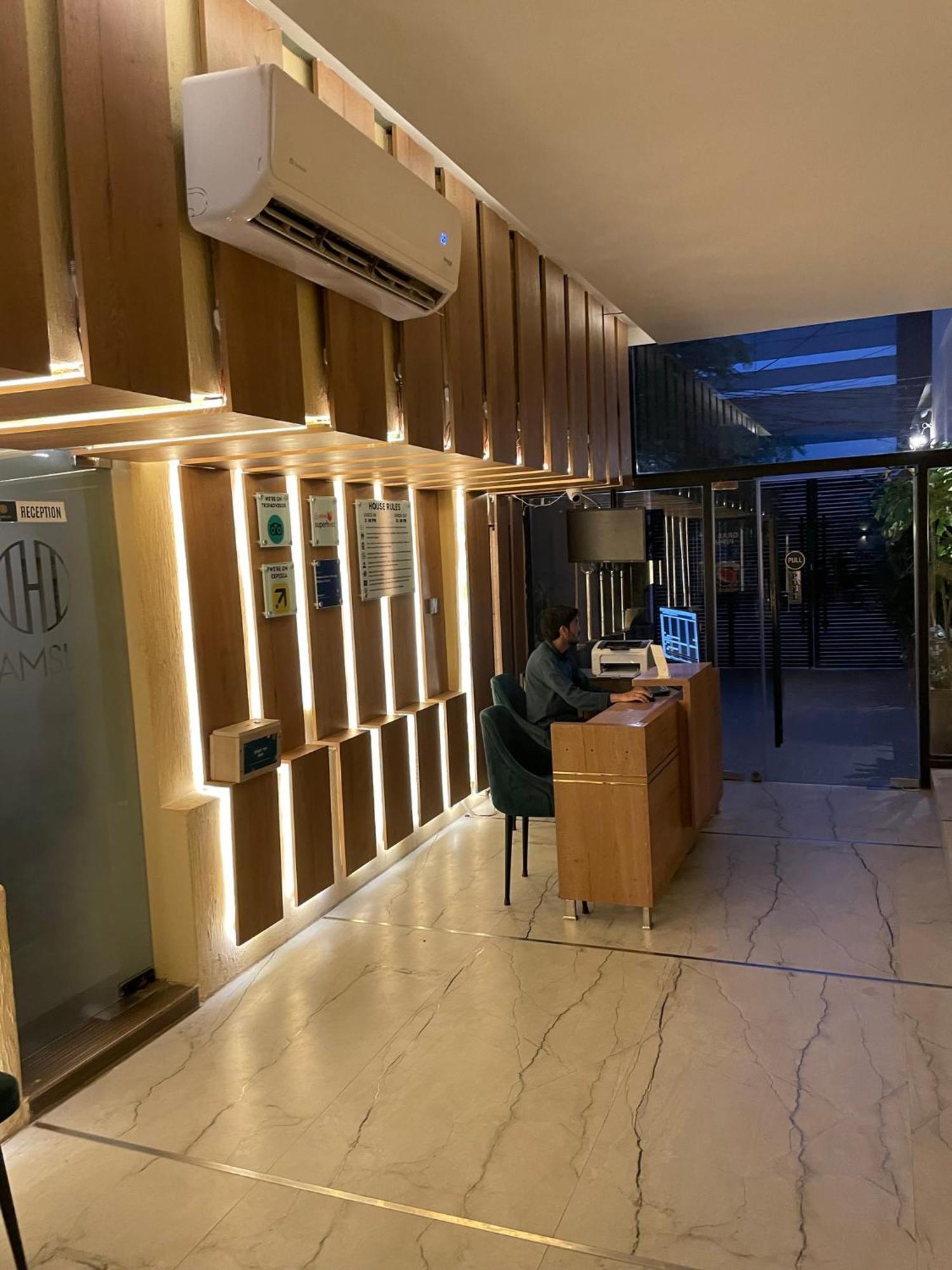 Hamsun Shahrah-E-Faisal Hotel Karachi Bagian luar foto
