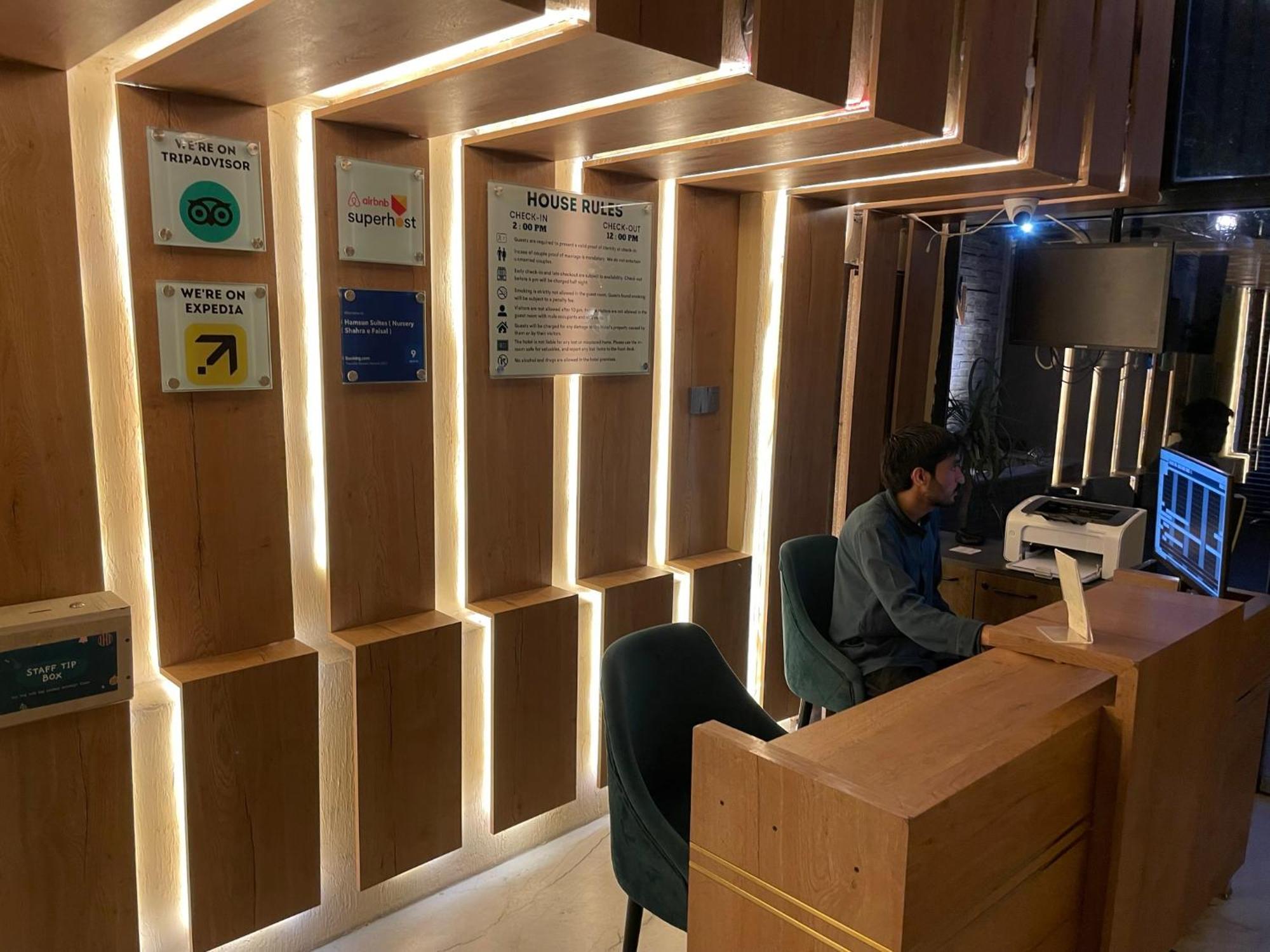 Hamsun Shahrah-E-Faisal Hotel Karachi Bagian luar foto