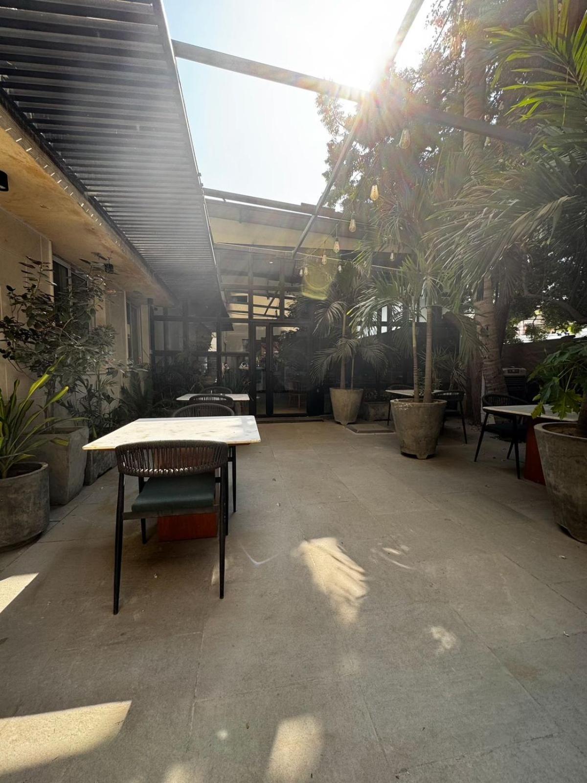 Hamsun Shahrah-E-Faisal Hotel Karachi Bagian luar foto